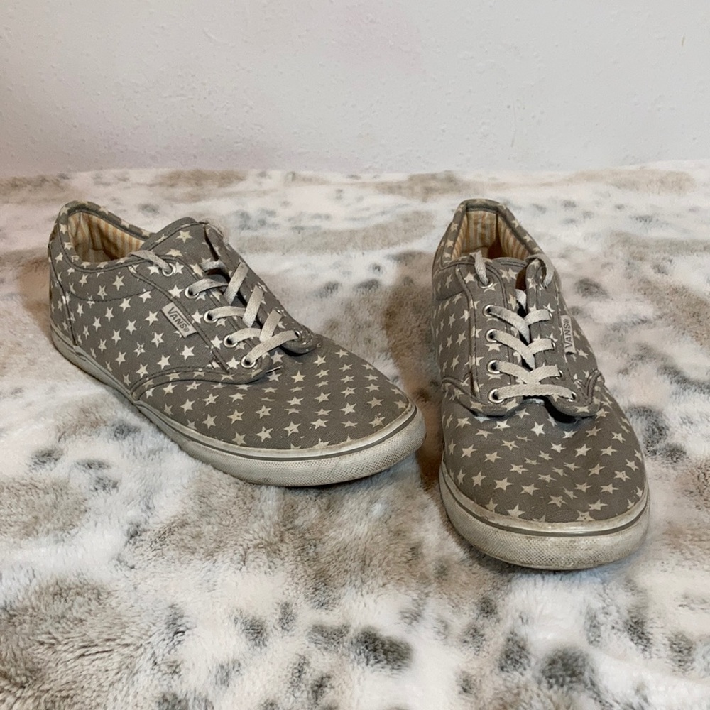Vans off the wall stars size 9